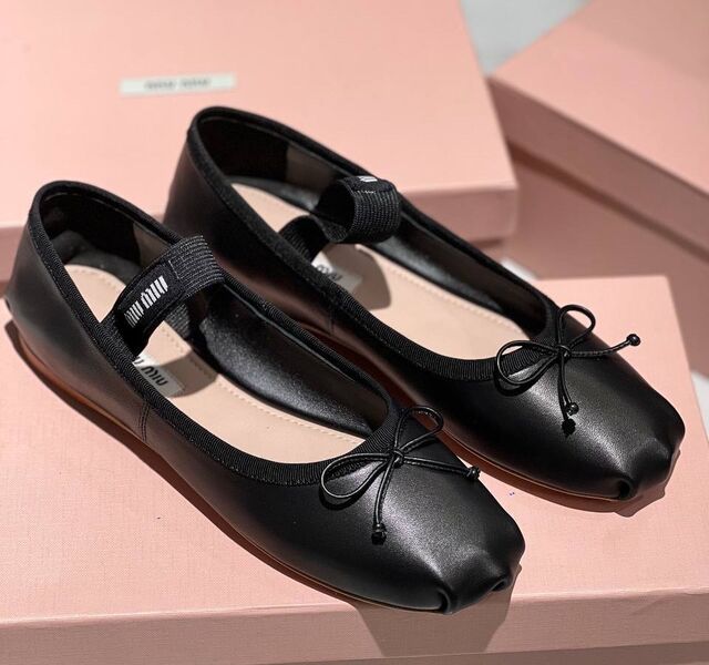 Балетки Miu Miu женский кожа черный 146835