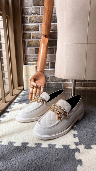 Лоферы Chanel женский кожа белый 39934-3