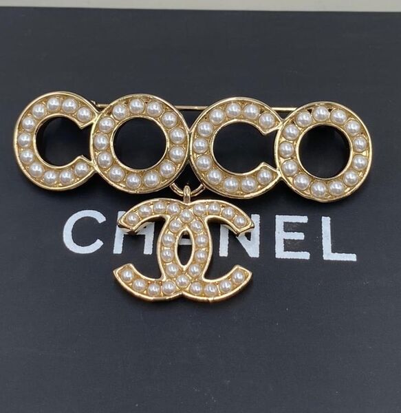 Брошь Chanel 10486