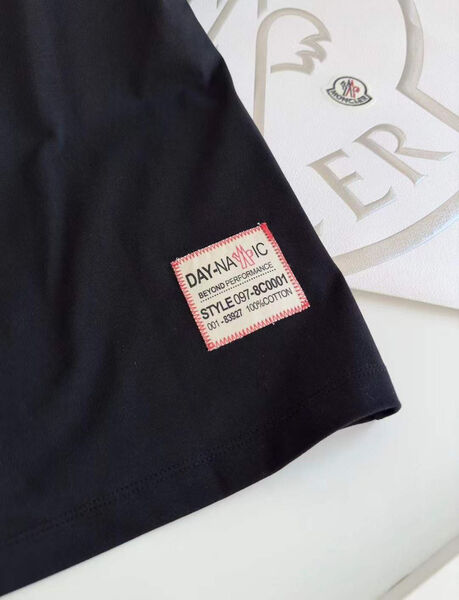 Мужская футболка Moncler мужской черный 190058-7