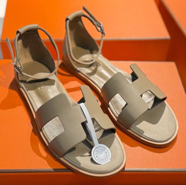 Босоножки Hermès женский кожа бежевый 185916