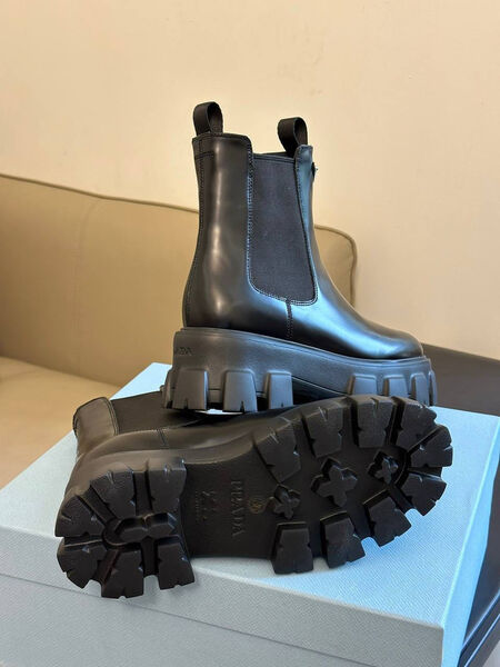 Ботинки Prada женский кожа черный 127187-5