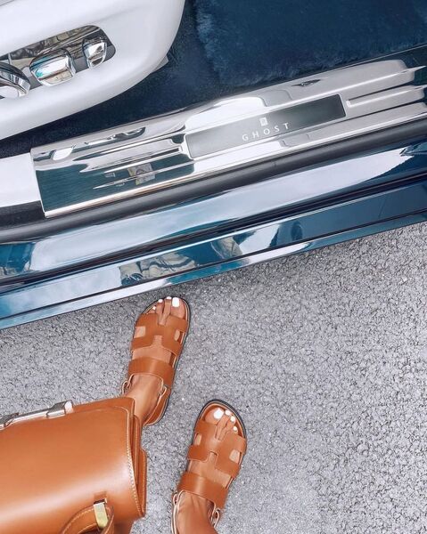 Сандалии Hermès женский кожа 66624-3