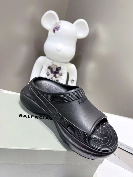 Шлепки Balenciaga женский черный 106225-3