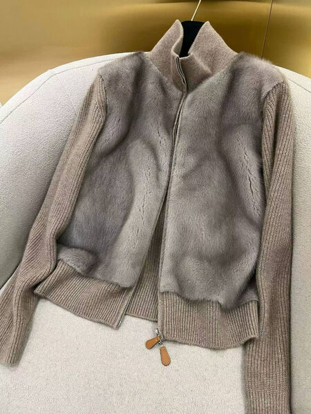 Куртка Loro Piana женский бежевый 202161-3