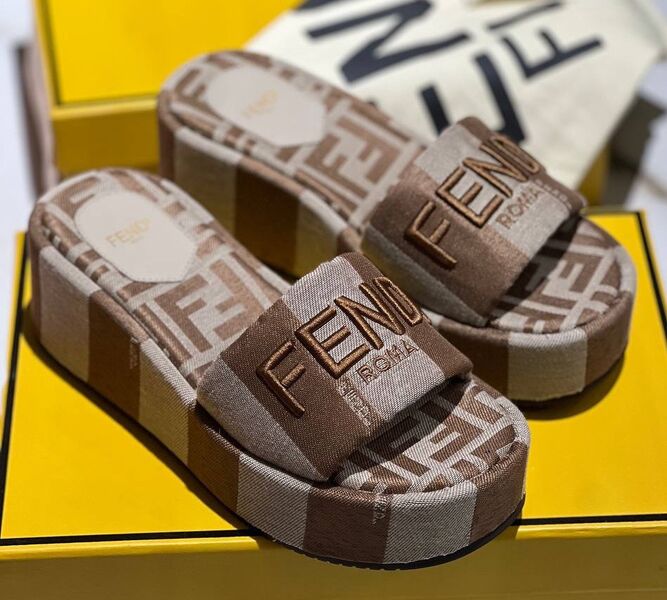 Шлепки Fendi 154789