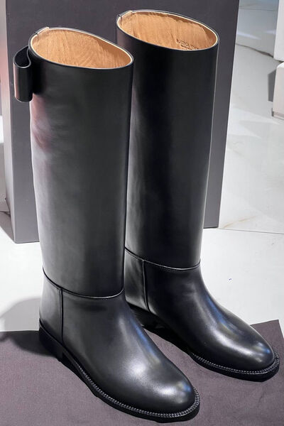 Сапоги Bottega Veneta женский кожа черный 131385