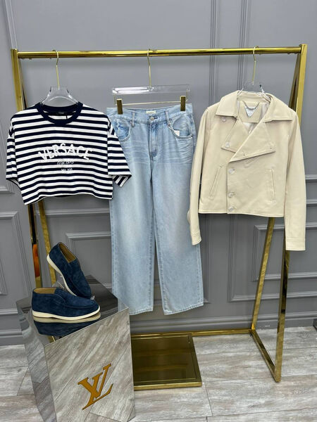 Куртка Bottega Veneta женский кожа белый 141941-2
