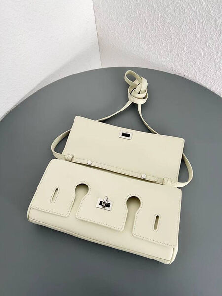 Сумка Balenciaga Bel Air женский кожа белый 182442-3