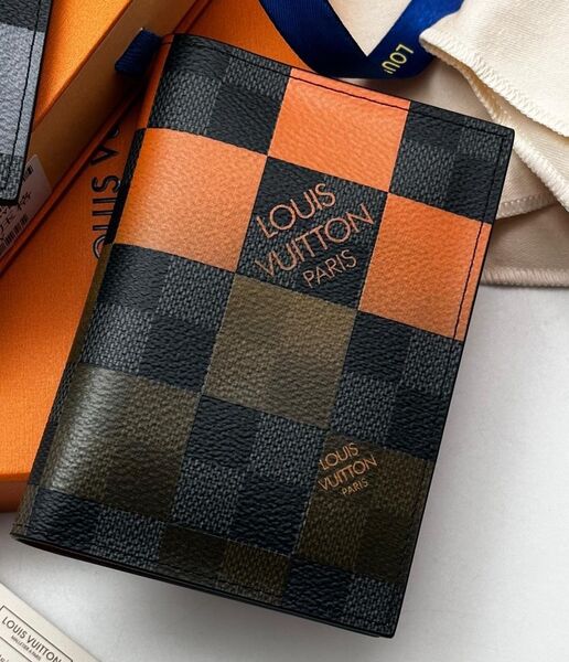 Мужская обложка на паспорт Louis Vuitton мужской канва черный 115313