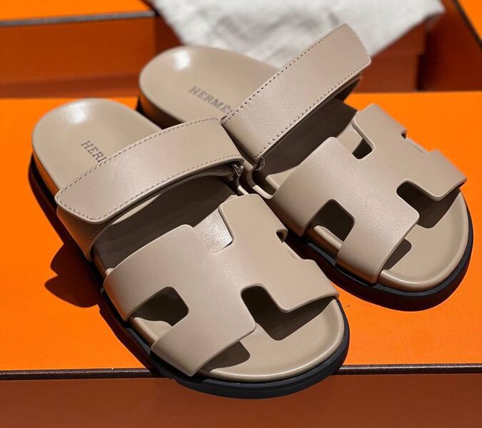 Шлепки Hermès женский кожа бежевый 154825