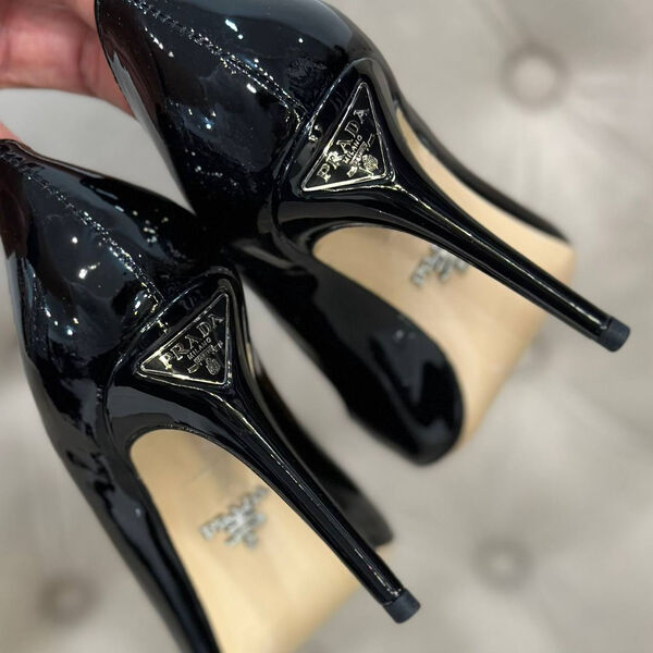 Туфли Prada женский кожа черный 135077-4