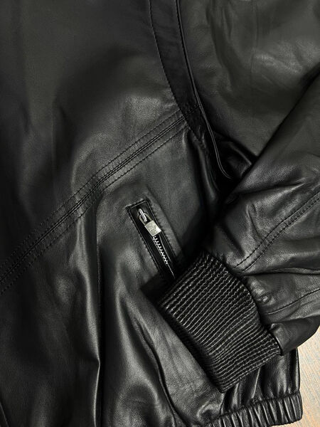 Куртка Loro Piana женский кожа черный 160099-3