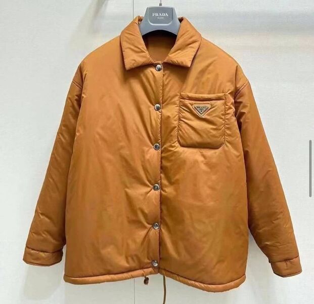 Пуховик Prada женский бежевый 165042