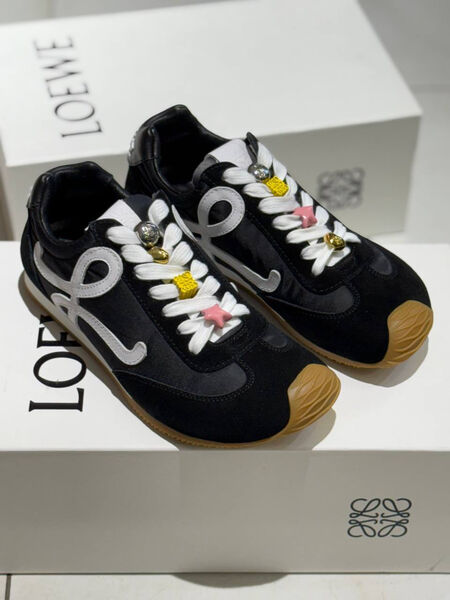 Кроссовки Loewe женский замша черный 173877-3