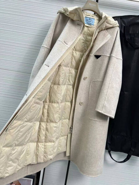Пальто Prada женский белый 129685-2