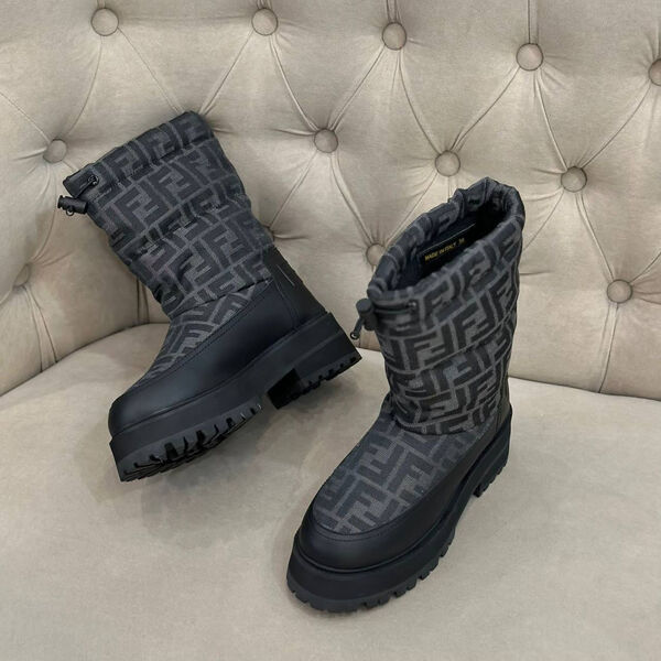 Сапоги Fendi женский кожа черный 132601-2