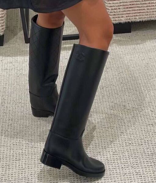 Сапоги Chanel женский кожа черный 164900