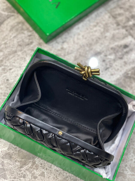 Клатч Bottega Veneta женский кожа черный 98475-2