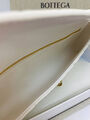 Клатч Bottega Veneta женский кожа белый 136350-4