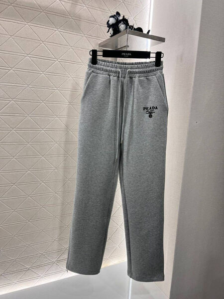 Костюм Prada женский графитовый 163346-4