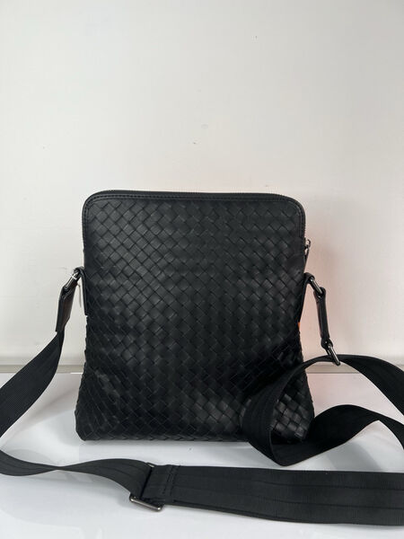 Мужская сумка мессенджер Bottega Veneta мужской кожа черный 149912
