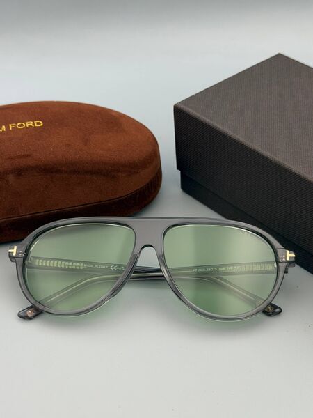 Солнцезащитные очки Tom Ford m3046653-1