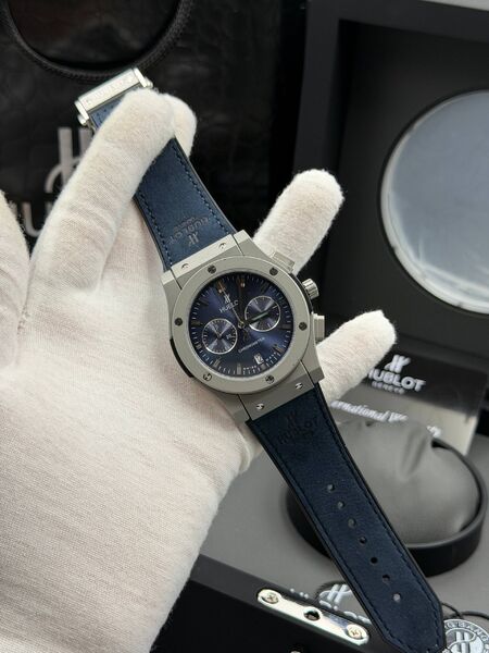 Часы Hublot q7699393-1