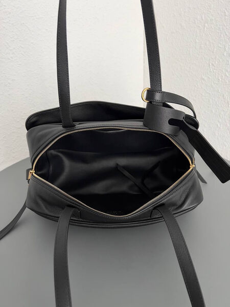 Сумка Balenciaga Carrie женский кожа черный 183948-5