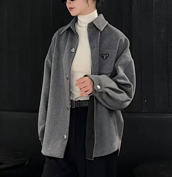 Рубашка Prada женский графитовый 131583