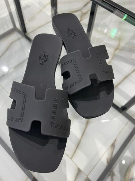 Шлепки Hermès женский черный 89341
