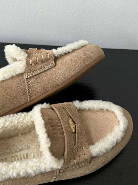 Лоферы Miu Miu женский замша бежевый 159829-4