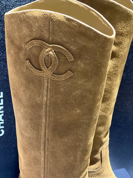 Сапоги Chanel женский замша горчичный 161079-4