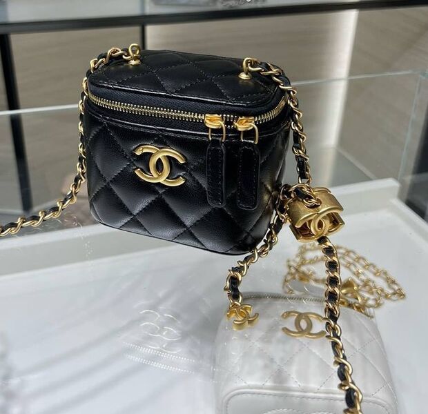 Сумка Chanel женский кожа черный 202000