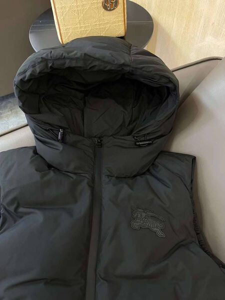 Жилет Burberry женский черный 200252-3
