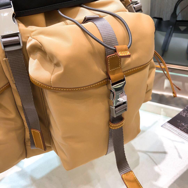 Мужской рюкзак Prada мужской нейлон горчичный 53376-4