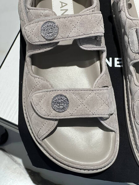 Сандалии Chanel женский замша графитовый 113010-2