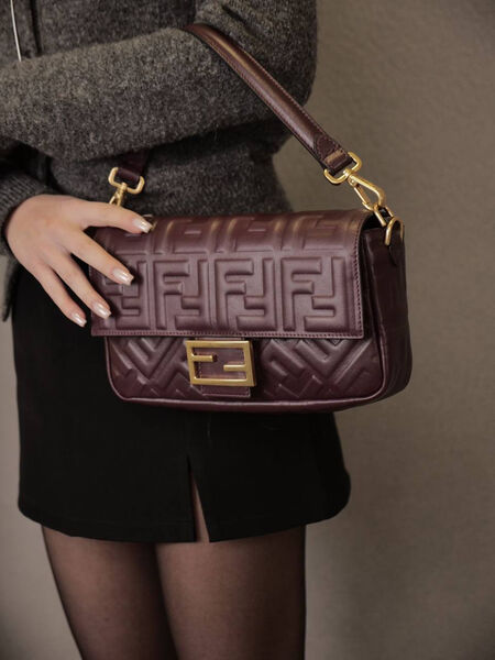 Сумка Fendi Baguette женский кожа 136609-2