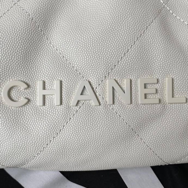 Сумка Chanel 22 женский кожа белый 126351-4