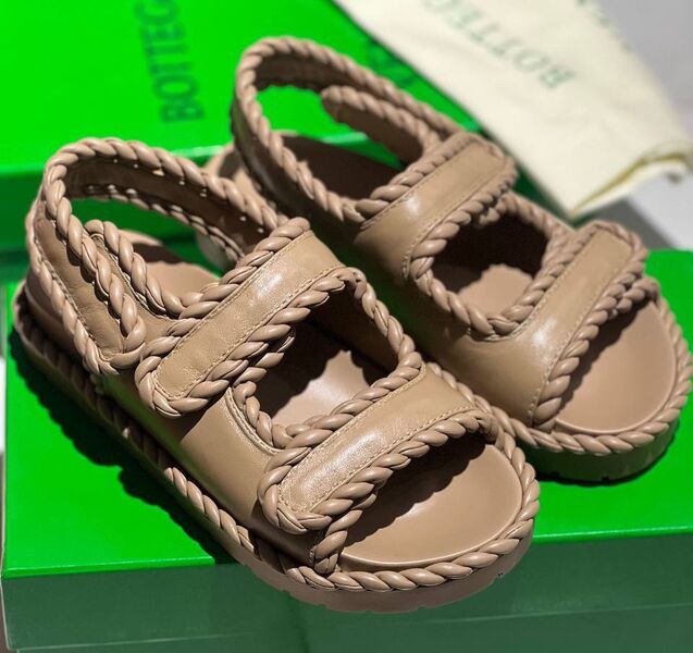Сандалии Bottega Veneta женский кожа бежевый 152961