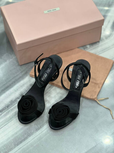 Босоножки Miu Miu женский сатин черный 150669-2