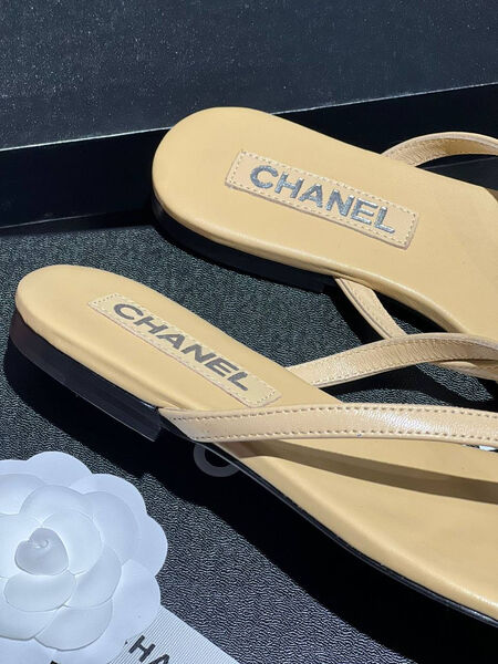 Шлепки Chanel женский кожа бежевый 149388-2
