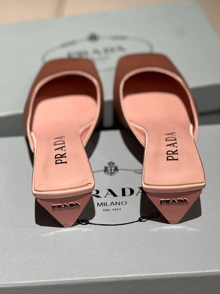 Шлепки Prada женский розовый 146557-2