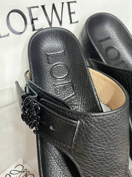 Шлепки Loewe женский кожа черный 154946-4