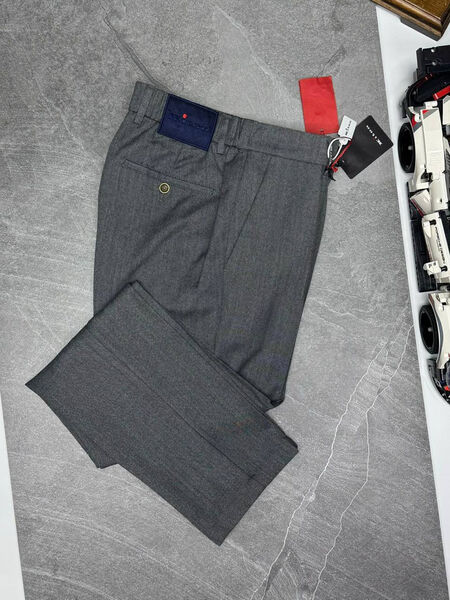 Мужские брюки Kiton мужской графитовый 169338-6