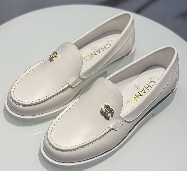 Лоферы Chanel женский кожа белый 185591
