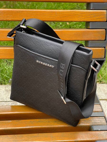 Мужская сумка мессенджер Burberry мужской кожа черный 42931-3