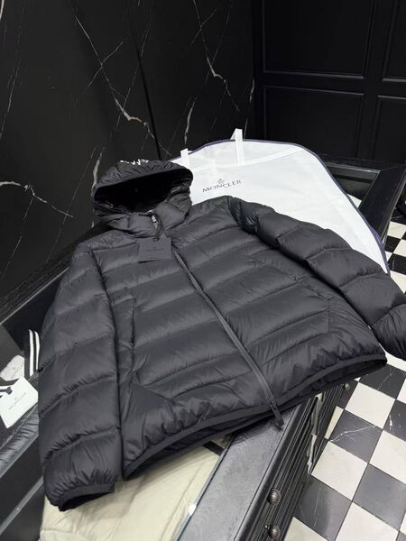 Мужской пуховик Moncler мужской черный 200557-4