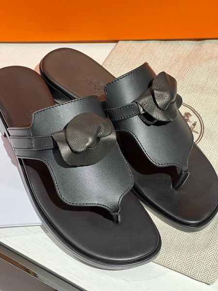 Шлепки Hermès женский кожа черный 89647-3