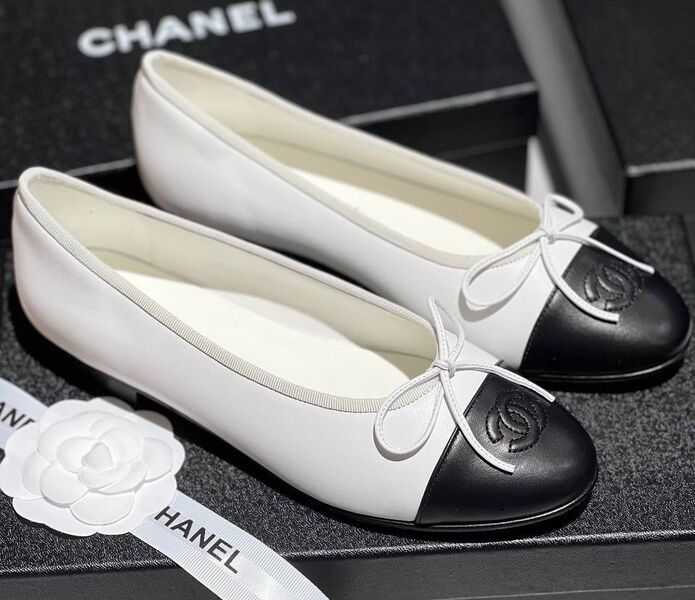 Балетки Chanel женский кожа белый 149323